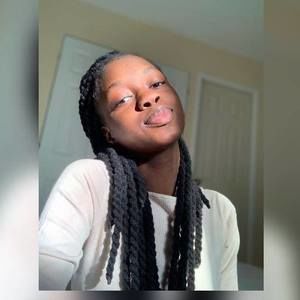 Meet your Posher, Khadija